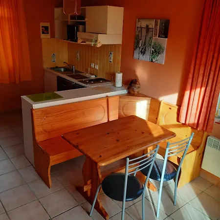 Hameau Des Laurieres Holiday home Saint-Avit-Senieur