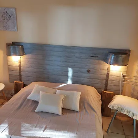 Hameau Des Laurieres Holiday home Saint-Avit-Senieur
