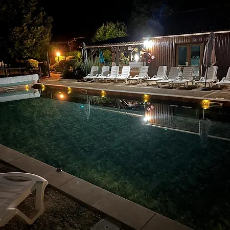 Dom wakacyjny Hameau Des Laurieres *